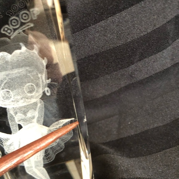 Betty Boop Crystal Etched Paperweight - Picture 11 of 11